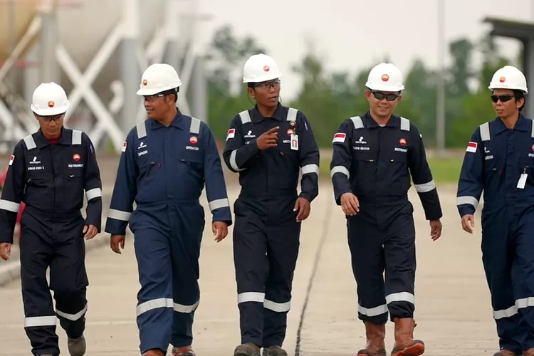 SKK Migas pastikan KKKS PetoChina International Jabung Ltd. dukung produksi migas nasional dengan target 1 juta barel minyak per hari dan 12 miliar kaki kubik per hari gas.