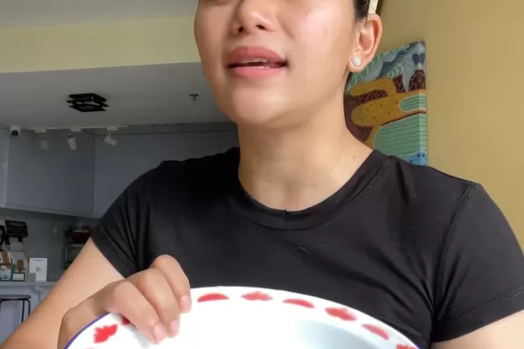Berbanding Terbalik Dengan Food Vlogger Magdalena, Sifat Asli Farida Nurhan Dibongkar Seorang Penjual Bakso, Ternyata Dia... (Gorajuara/instagram @faridanurhan)