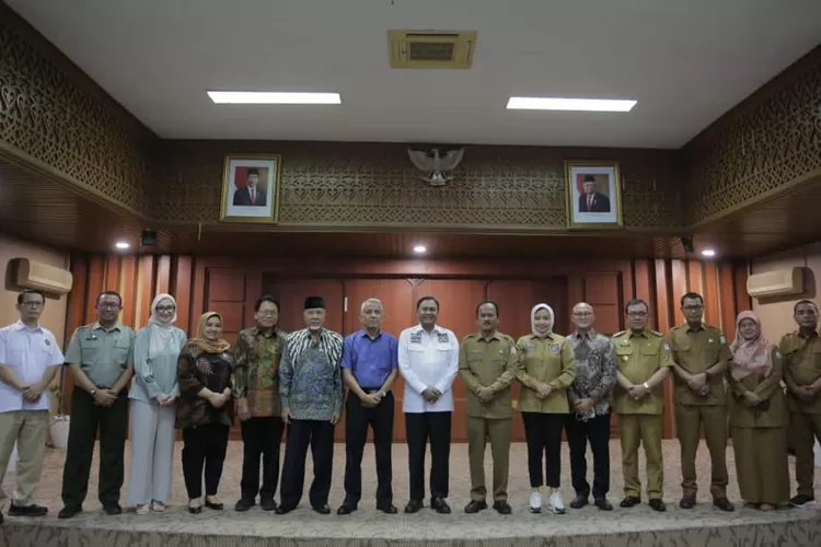 Delegasi Komite II DPD RI melakukan pertemuan di kantor Gubernur Aceh dan dihadiri beberapa pihak terkait.