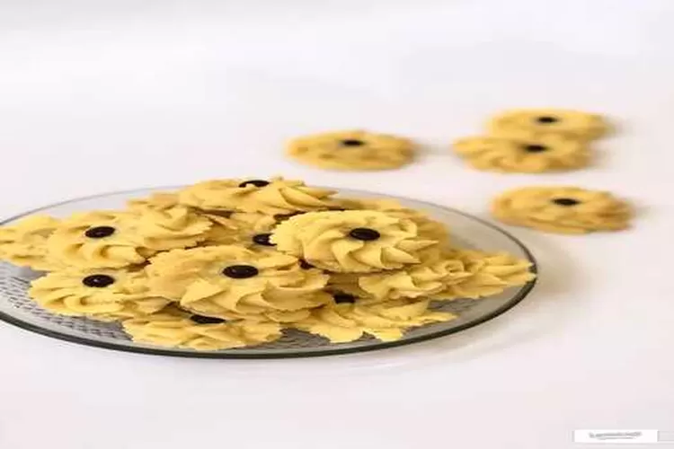 Kue Semprit merupakan kue kering yag sering disajikan saat lebaran (Lidiakwok/Lemon 8)