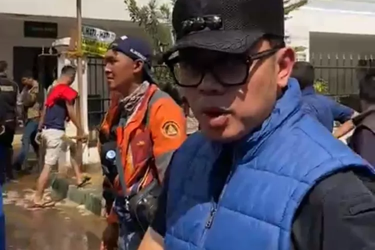 Wali Kota Bogor Bima Arya melihat kebakaran RS Salak Kota Bogor. (tangkapan layar video.)