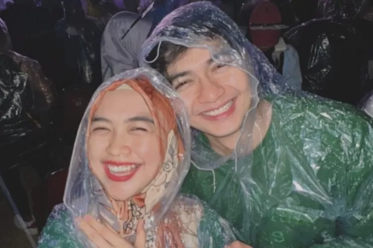 Rumah Tangga Sang Adik Ria Ricis Diisukan Retak, Begini Tanggapan Oki Setiana Dewi (Gorajuara.com/dok: Instagram @riaricis1795)