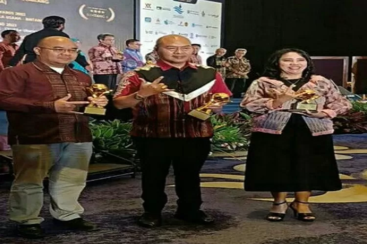 Tiga penghargaan sekaligus diperoleh Kabupaten Tapanuli Utara (Realitasonline/Alfonso)