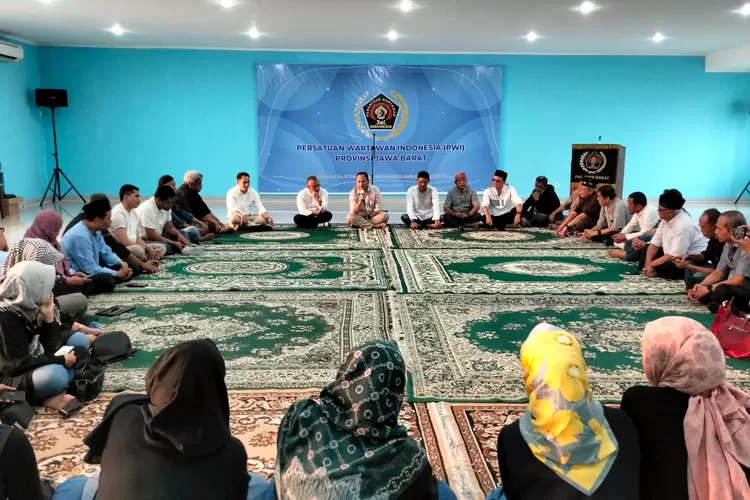 Gelar Buka Puasa Bersama, Ketua PWI Jabar Ajak Pengurus Sukseskan Dua Agenda Penting Puncak HPN dan Kongres PWI Pusat  (Istimewa)