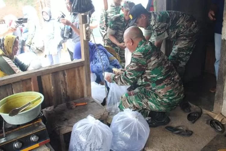 Petani ikan di Sumedang panen cuan setelah pakai teknologi terapan dari TNI. (Dokumen Kodim 0610 Sumedang)