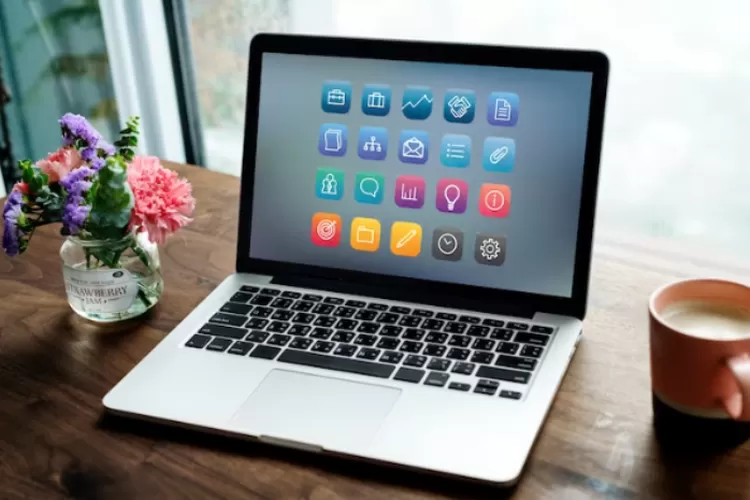 Cara agar kamera laptop bersih dan jernih (Freepik/rawpixel.com)