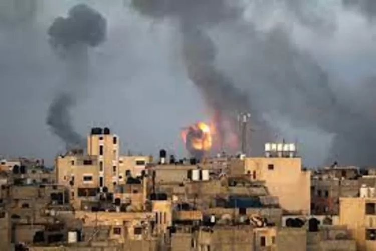 Konflik Israel dengan Palestina dan Lebanon kian memanas dengan adu balas serangan udara pasca penggerebekan Masjid Al Aqsa pada Rabu, 5 April 2023. (Reuters)