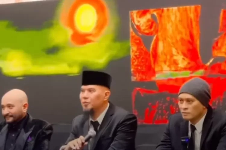 Konferensi pers Dhani dan andra. (Gorajuara/ Tangkapan Layar YouTube/ Sulaemanie)