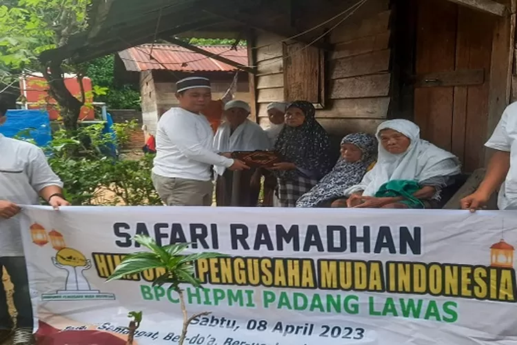 HIPMI Padang Lawas berbagi mengunjungi enam tempat panti jompo dan panti asuhan  (Realitasonline/SS)