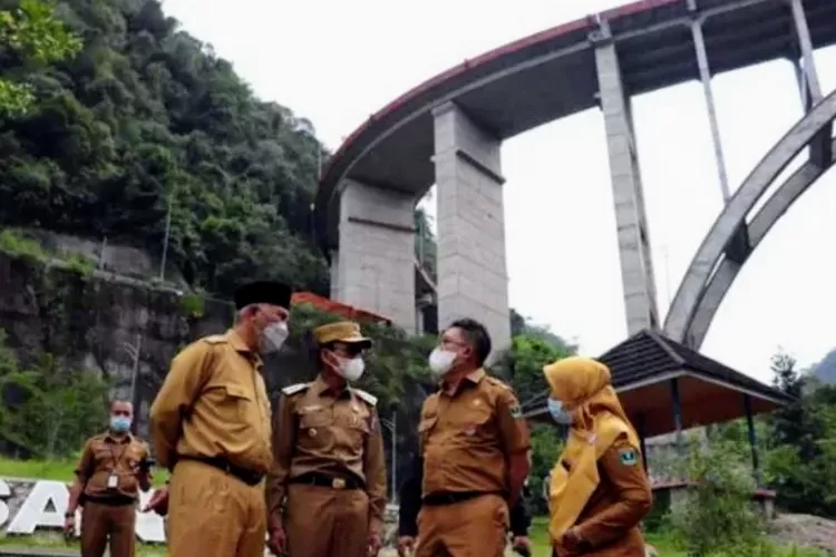 Kelok 9 Sumatera Barat dirusak para pedagang dan berbahaya Foto: Ist