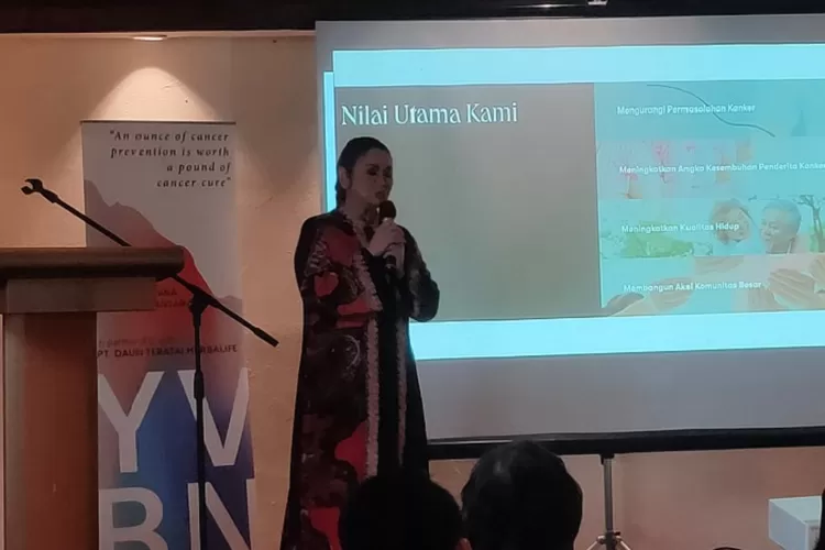 Vina Panduwinata dirikan yayasan kanker bernama Viyana Bhakti Nusantara