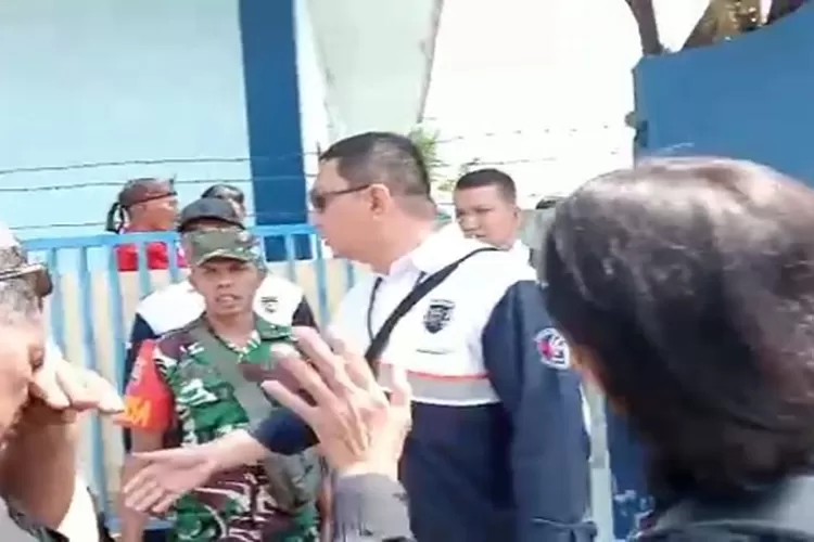 Sejumlah wartawan dilarang petugas Bea Cukai meliput pemusnahan barang (Realitasonline/AH)