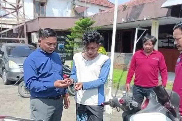 Polsek Semarang Utara menangkap warga Perbalan yang maling motor tetangga sendiri.  (Polsek Semarang Utara)