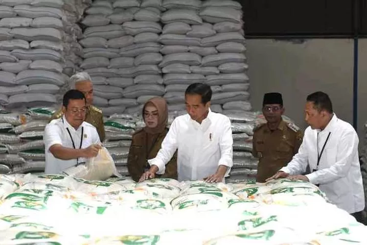 Presiden Jokowi saat peluncuran penyaluran cadangan beras pemerintah di Sukoharjo (Istimewa/ Foto: Kris - Biro Pers Sekretariat Presiden)