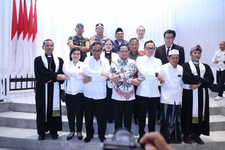  Menkopolhukam Moh Mahfud MD bersama Mendagri dan Walikota Bogor serta ketua Komnas HAM, hadir dalam peresmian GKI Bogor Barat. (Istimewa)