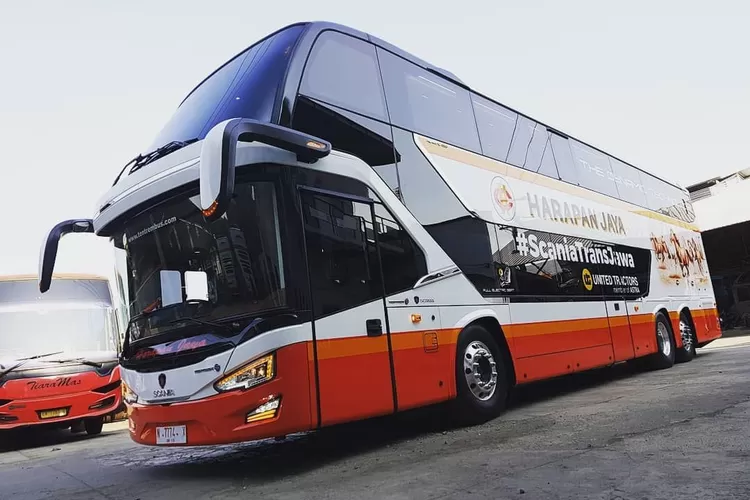 Bus termewah di Indonesia  (Instagram @karoseritentrem)