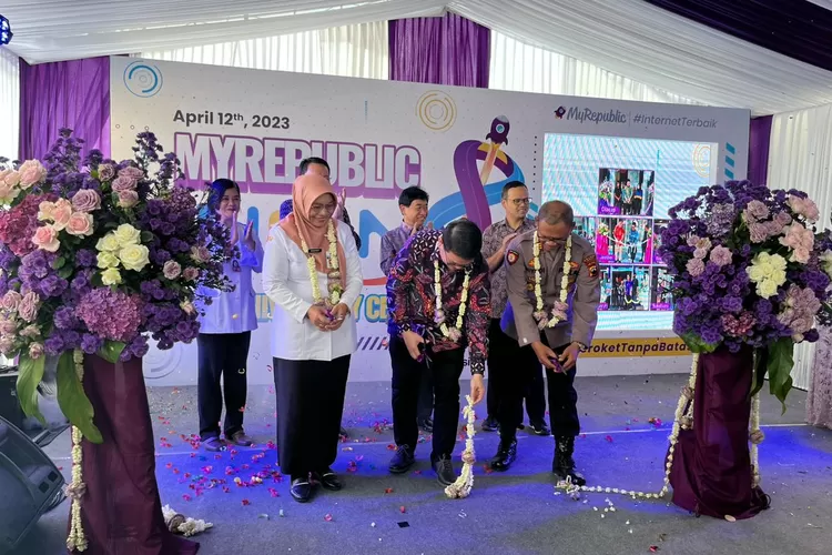 MyRepublic meresmikan kantor cabang baru dalam rangka anniversary ke-8.  (MyRepublic)