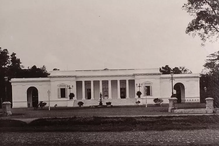 Kisah Gus Dur di Istana Merdeka, Jakarta ( Het paleis van de Gouverneur-Generaal in Batavia; zijde Koningsplein)
