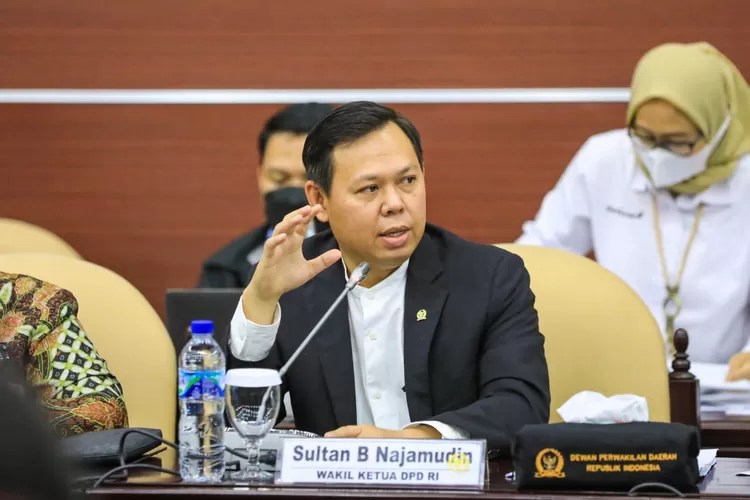 Wakil DPD RI Sultan B Najamudin menanggapi soal biaya kereta cepat Jakarta-Bandung alami pembengkakan, usulkan ini.