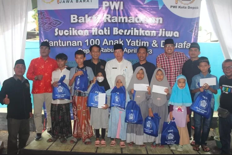kegiatan Santunan 100 Anak Yatim Piatu bertajuk Bakti Ramadhan, Sucikan Hati Bersihkan Jiwa yang digelar PWI Jabar dan Kota Depok, Rabu 12 April 2023. (ayopontianak.com/dok. PWI Jabar)