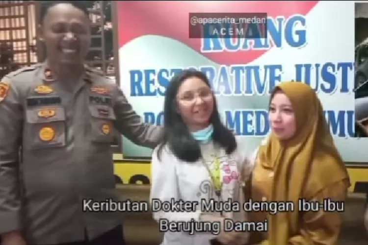 Keributan dokter perempuan muda dengan pengendara mobil ibu-ibu diketahui terjadi di parkiran rumah sakit umum dr pirngadi Medan. (dok instagram terang media)