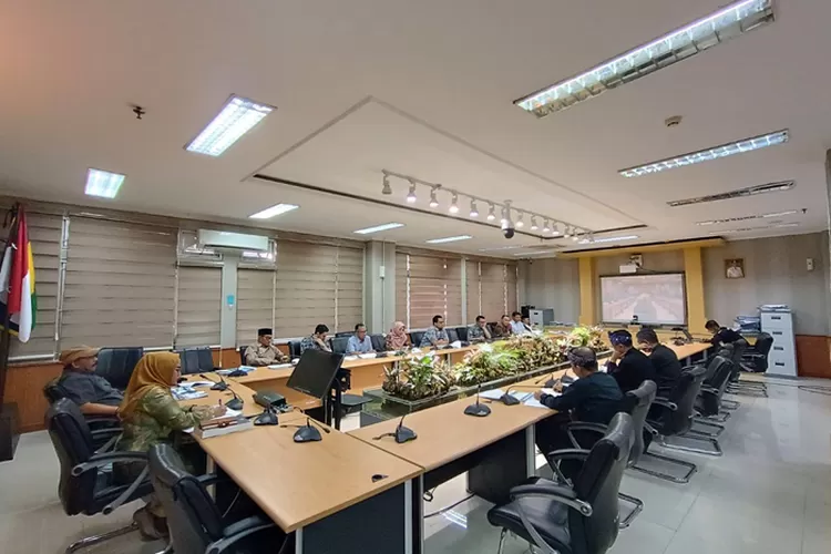 Pansus 1 menggelar Rapat Kerja dengan fokus pada Laporan Keterangan Pertanggungjawaban (LKPJ) Wali Kota Bandung Tahun 2022, di Gedung DPRD Kota Bandung (Gorajuara.com/Humpro DPRD Kota Bandung)