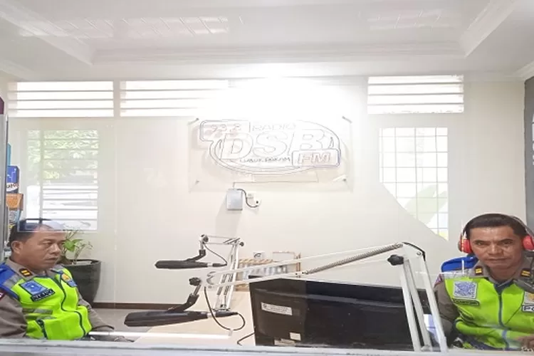 Sat Lantas Polresta Deli Serdang Imbau Warga Taat Berlalu Lintas Lewat Radio (Realitasonline/dok)