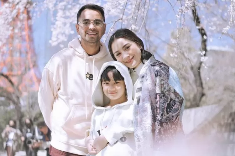 Melihat Rafathar Menyanyi Tanpa Ekspresi, Begini Reaksi Raffi Ahmad dan Nagita Slavina (Gorajuara.com/dok: Instagram @raffinagita1717)