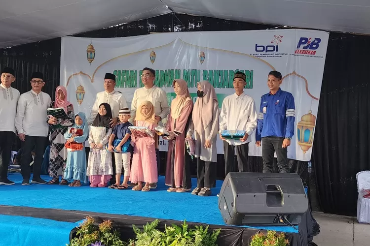  Ilustrasi : Bersedekah menyantuni Anak Yatim Piatu bagian dari amalan utama bulan ramadhan bagi umat Islam