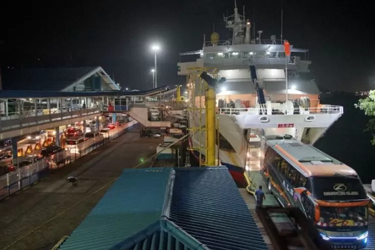 Berikut Daftar Harga Tiket Penyebrangan Pelabuhan Merak-Bakauheni Lebaran 2023 (Dok Okezone)