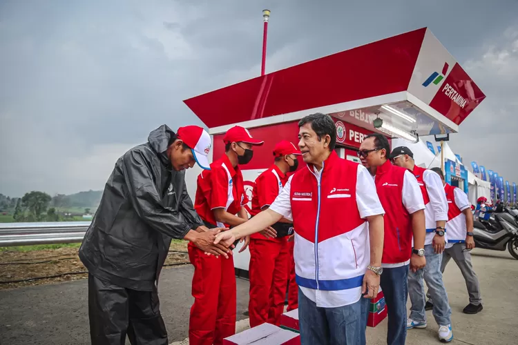 Pertamina Patra Niaga Sediakan BBM untuk Pemudik yang Lewat Tol Cisumdawu (foto PT Pertamina)