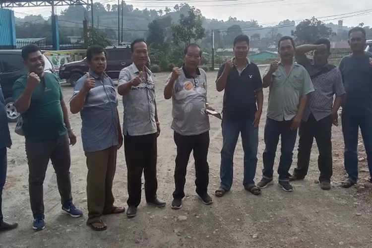 Warga Desa Mbal mbal Petarum  ( Realitasonline/ist)