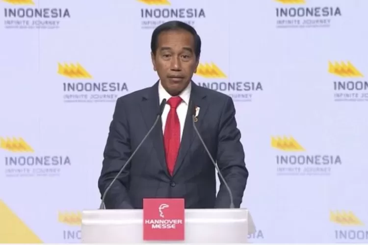 Tangkapan layar Presiden Joko Widodo saat memberi sambutan pada pembukaan Hannover Messe 2023 di Hannover Congress Centrum, Jerman, Minggu (16/4/2023).  (ANTARA/Sella Panduarsa Gareta)