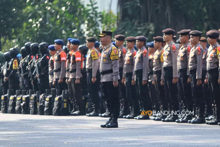 SELAMAT! TNI POLRI Akan Naik Gaji, Intip Daftar Gaji Dan Tunjangan ...