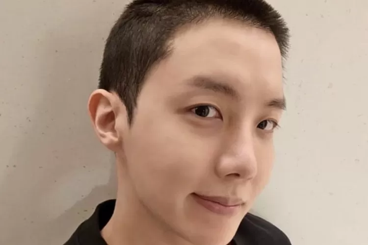 Susul Jin BTS Masuk Militer, J-Hope BTS : Aku akan Kembali dengan Selamat, Jangan Khawatir (Gorajuara.com/dok: Instagram @uarmyhope)