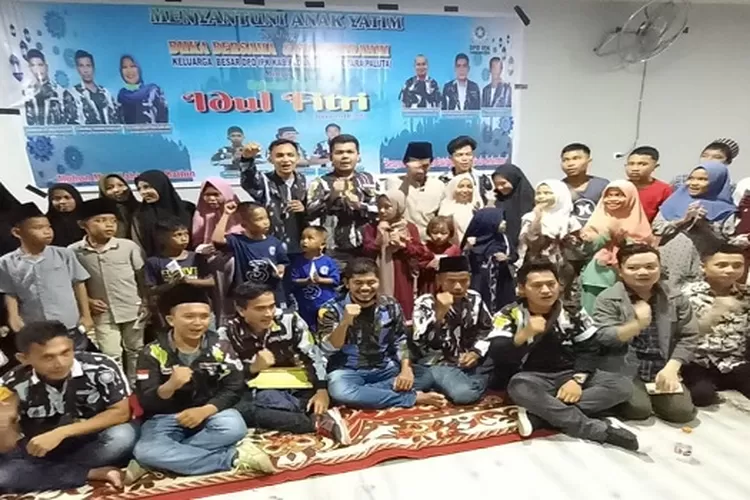 &nbsp;Pengurus DPD IPK Kabupaten Paluta bersama anak yatim usai buka bersama&nbsp; (Realitasonline/ASR)