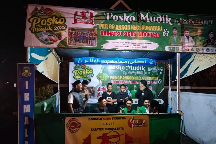 Ketua PC GP Ansor Kabupaten Purwakarta kunjungi Posko Mudik di Kecamatan Sukatani, Selasa 18 April 2023. (Ansor Purwakarta)