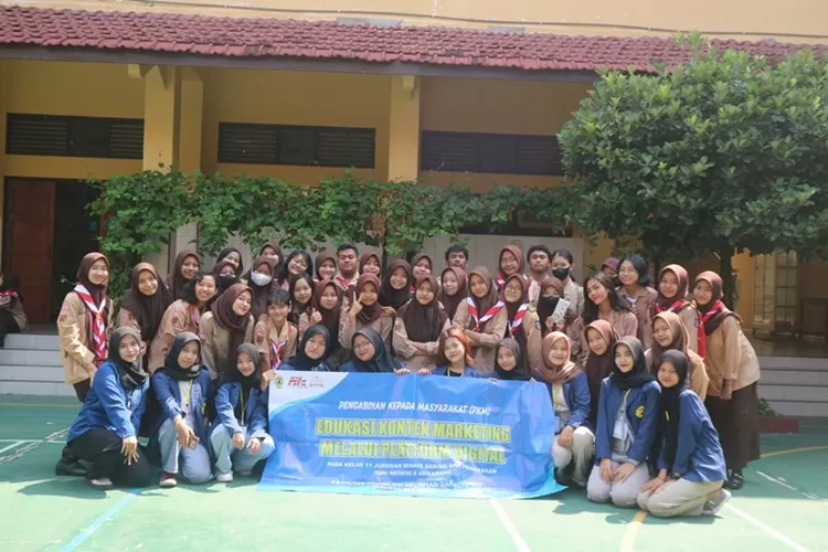 Mahasiswa Ilmu Komunikasi USM Berikan Edukasi Cara Jadi Content Creator kepada Siswa SMK N 9 Semarang.