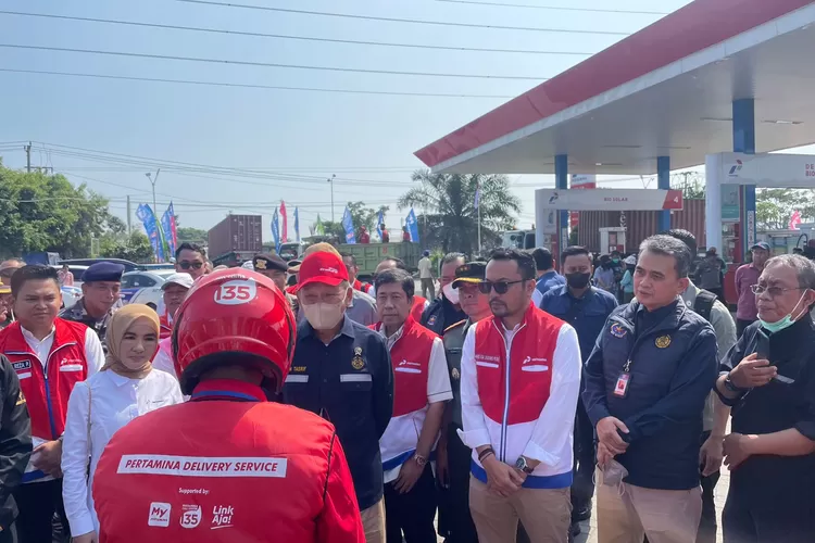 Kepala BPH Migas Erika Retnowati mendampingi Menteri ESDM kunjungi SPBU di Tol Semarang dalam rangka pantaun arus mudik  (istimewa )