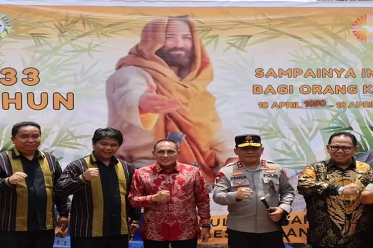 Ketua DPRD SU Baskami bersama Gubsu, Kapoldasu dan mewakili Pangdam I/BB pada peringatan 133 tahun Injil masuk ke Karo (Realitasonline/mis)