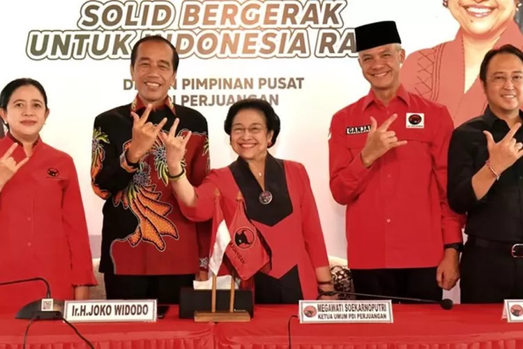 Megawati, Jokowi, Ganjar Pranonowo, Puan Maharani dan Prananda usai  pengumuman penetapan Ganjar Capres PDIP