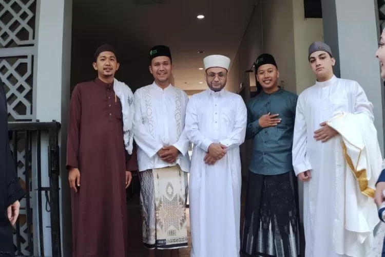 Imam Masjid Al Aqso Palestina Menjadi Imam Sholat Idul Fitri di Masjid Zona Madina