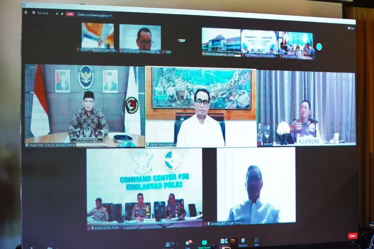 Rapat koordinasi bersama Menko PMK, Kapolri Jenderal Listyo Sigit pastikan terapkan rekayasa lalin saat arus balik lebaran. (SMSolo/dok)
