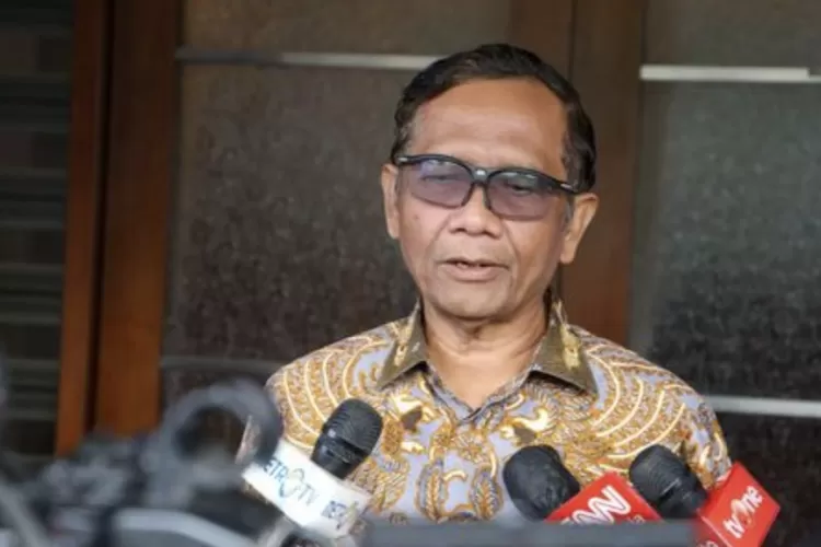 Menko Polhukam Mahfud MD ditunjuk oleh Presiden Joko Widodo (Jokowi) sebagai Menteri Menteri Pendayagunaan Aparatur Negara dan Reformasi Birokrasi (PANRB) ad interim (Instagram Mahfud MD)