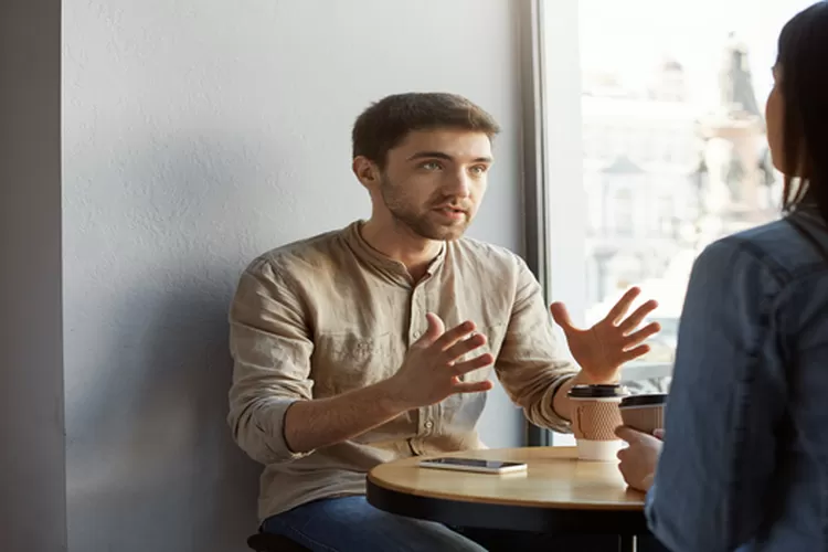 Ilustrasi/ Berdebat tidak akan mengubah pemikiran siapapun (Cookie_studio/Freepik)