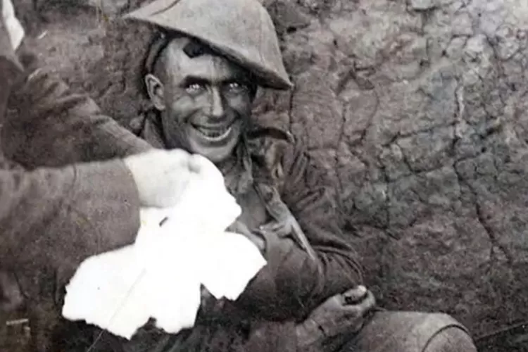 Ilustrasi prajurit korban perang dunia pertama yang mengalami shell shock  (military-history.org)