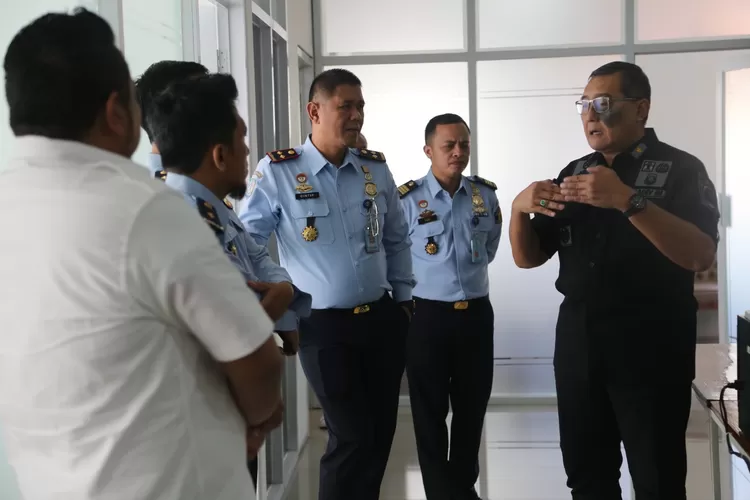 Kadiv Keimigrasian Jawa Tengah Sidak Pelayanan Kantor Imigrasi Semarang