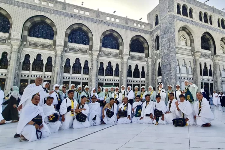 40 orang jemaah umroh PT. Karya Imtaq - Foto: Istimewa/Wildan Anas