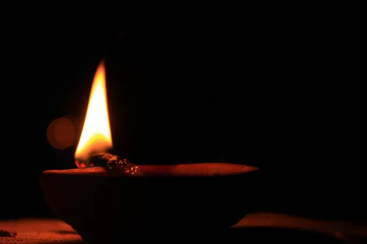 artikel ini akan memaparkan apa saja ciri orang yang sudah terkena sihir, santet, dan guna-guna penghalang jodoh, simak disini (www.pexels.com)