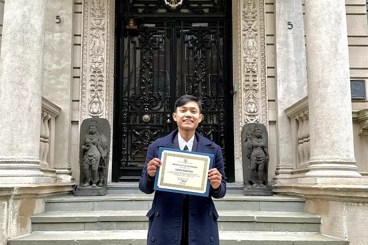 Mahasiswa HI UMY, Sandy Prayogi saat berada di Amerika Serikat untuk melaksanakan magang di KJRI New York.  (Foto: Dok BHP UMY)